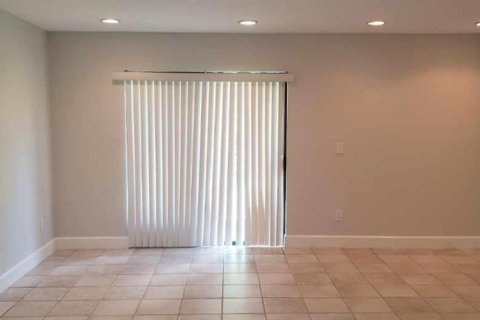 Townhouse in Winter Park, Florida 2 bedrooms, 105.26 sq.m. № 1887109 - photo 10