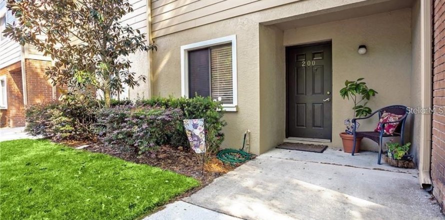 Townhouse in Winter Park, Florida 2 bedrooms, 105.26 sq.m. № 1887109