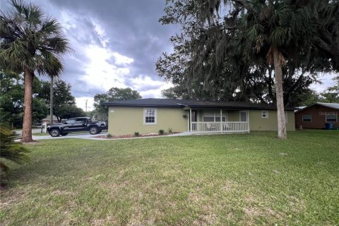 House in DeLand, Florida 2 bedrooms, 120.77 sq.m. № 2310297