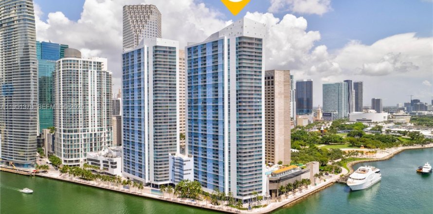 Кондоминиум с 3 спальнями в Майами, Флорида № 2006635