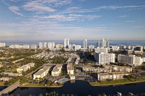 Купить кондоминиум в Халландейл-Бич, Флорида 2 спальни, 112.41м2, № 2025241 - фото 10