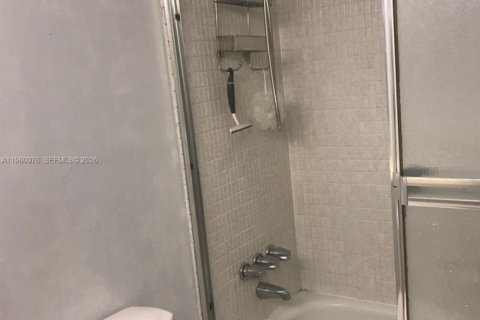 Купить кондоминиум в Халландейл-Бич, Флорида 2 спальни, 112.41м2, № 2025241 - фото 11