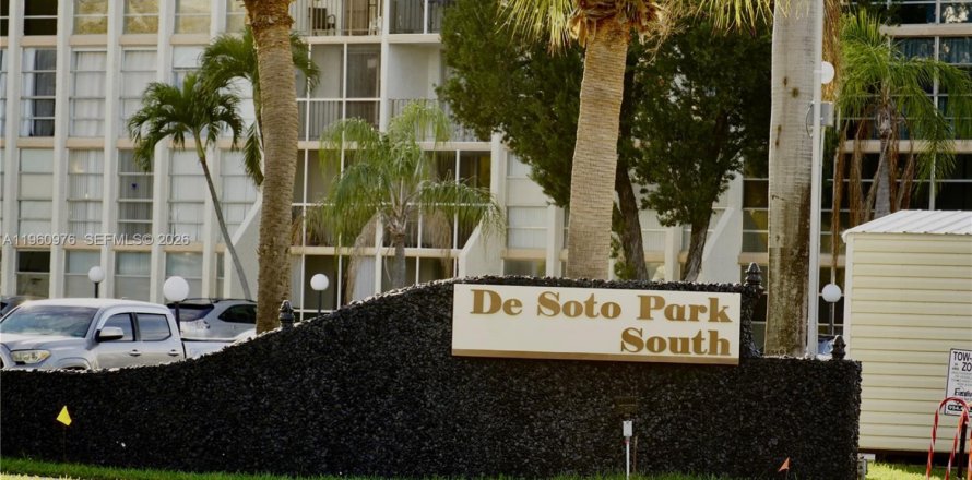 Кондоминиум с 2 спальнями в Халландейл-Бич, Флорида № 2025241