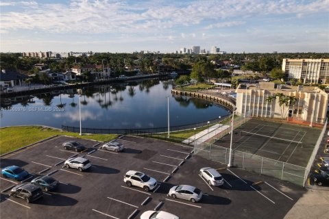 Купить кондоминиум в Халландейл-Бич, Флорида 2 спальни, 112.41м2, № 2025241 - фото 9