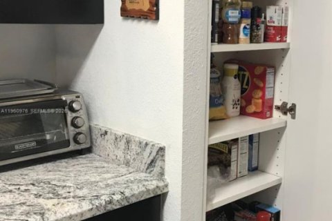 Купить кондоминиум в Халландейл-Бич, Флорида 2 спальни, 112.41м2, № 2025241 - фото 12