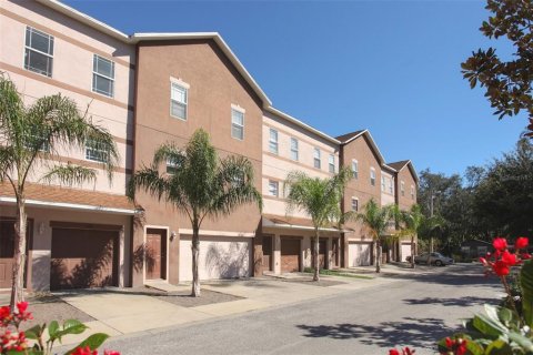 Townhouse in Tampa, Florida 3 bedrooms, 167.22 sq.m. № 2360782
