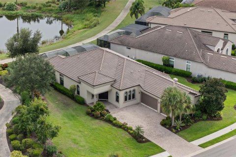Villa ou maison à vendre à Bradenton, Floride: 4 chambres, 249.72 m2 № 2405332 - photo 3