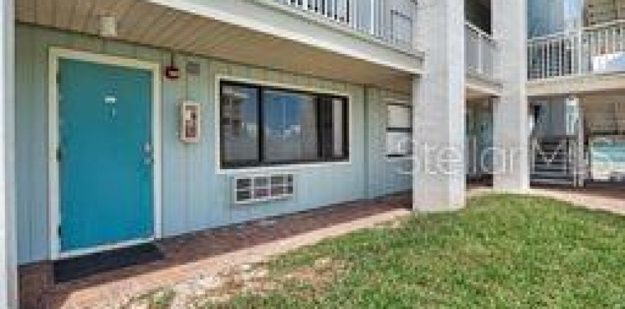 Condo in New Smyrna Beach, Florida, 1 bedroom № 1786645