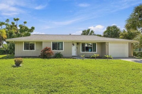 Casa en Port Charlotte, Florida 3 dormitorios, 127 m2 № 2387728