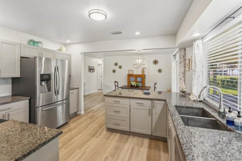 Casa en venta en Port Charlotte, Florida, 3 dormitorios, 127 m2 № 2387728 - foto 24