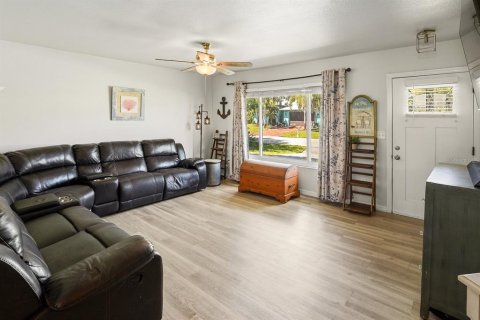 Casa en venta en Port Charlotte, Florida, 3 dormitorios, 127 m2 № 2387728 - foto 8