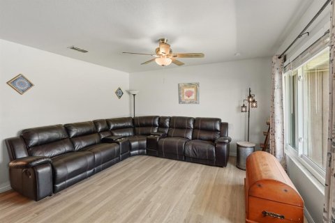 Casa en venta en Port Charlotte, Florida, 3 dormitorios, 127 m2 № 2387728 - foto 10