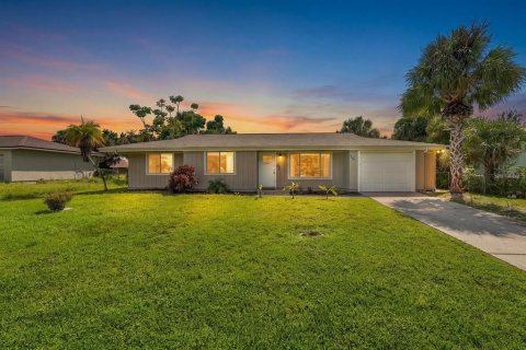Casa en venta en Port Charlotte, Florida, 3 dormitorios, 127 m2 № 2387728 - foto 3
