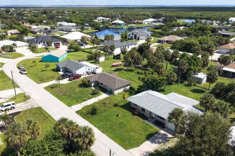 Casa en venta en Port Charlotte, Florida, 3 dormitorios, 127 m2 № 2387728 - foto 4
