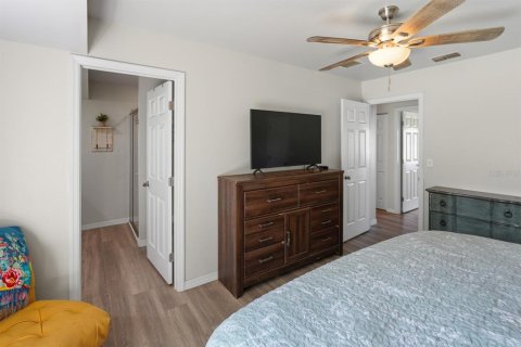 Casa en venta en Port Charlotte, Florida, 3 dormitorios, 127 m2 № 2387728 - foto 27