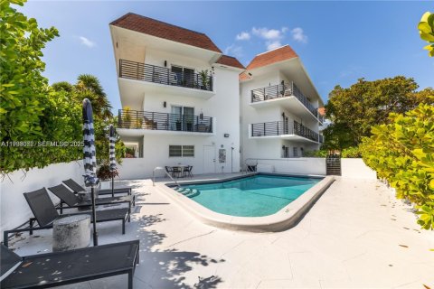 Снять в аренду кондоминиум в Майами-Бич, Флорида 3 спальни, 108.7м2, № 1991964 - фото 16