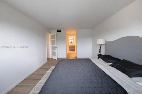 Снять в аренду кондоминиум в Майами-Бич, Флорида 3 спальни, 108.7м2, № 1991964 - фото 8