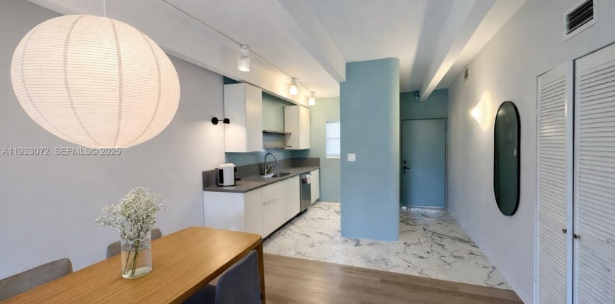 Кондоминиум с 3 спальнями в Майами-Бич, Флорида № 1991964