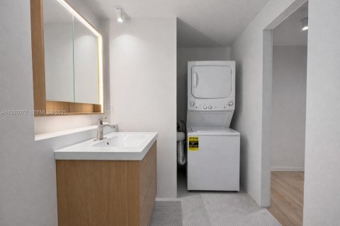 Снять в аренду кондоминиум в Майами-Бич, Флорида 3 спальни, 108.7м2, № 1991964 - фото 11