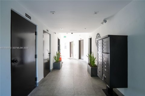 Снять в аренду кондоминиум в Майами-Бич, Флорида 3 спальни, 108.7м2, № 1991964 - фото 23