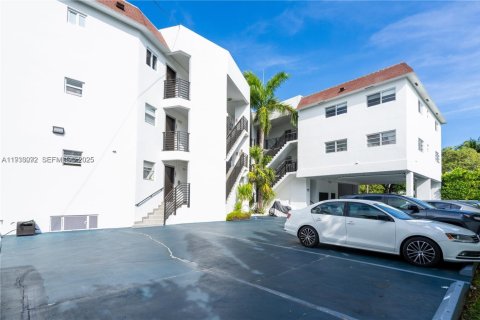 Снять в аренду кондоминиум в Майами-Бич, Флорида 3 спальни, 108.7м2, № 1991964 - фото 22