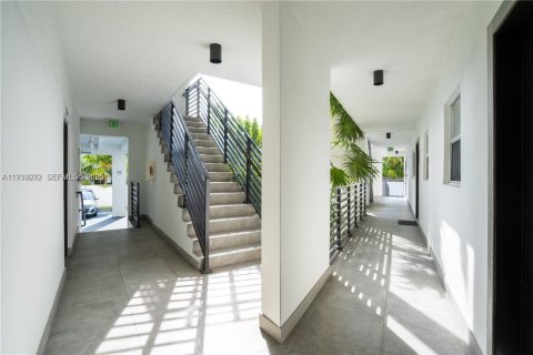 Снять в аренду кондоминиум в Майами-Бич, Флорида 3 спальни, 108.7м2, № 1991964 - фото 24