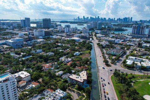 Снять в аренду кондоминиум в Майами-Бич, Флорида 3 спальни, 108.7м2, № 1991964 - фото 21