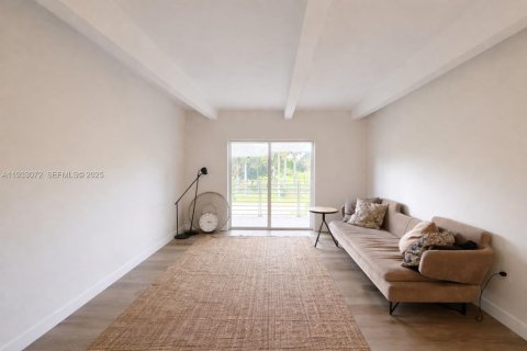 Снять в аренду кондоминиум в Майами-Бич, Флорида 3 спальни, 108.7м2, № 1991964 - фото 3