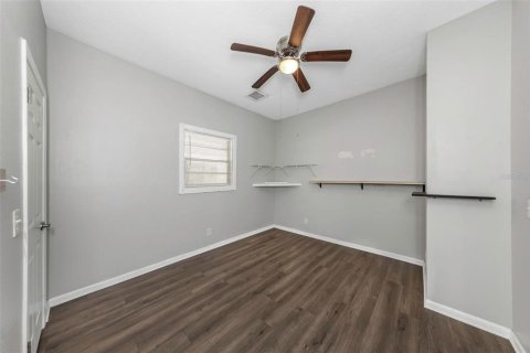 House in Tampa, Florida 3 bedrooms, 116.13 sq.m. № 2221106 - photo 14