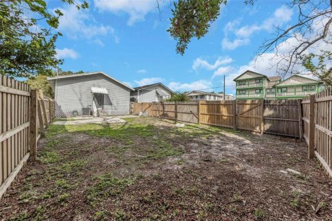 House in Tampa, Florida 3 bedrooms, 116.13 sq.m. № 2221106 - photo 3