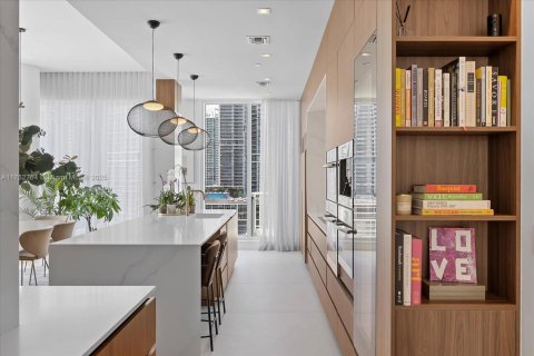 Condo in Miami, Florida, 3 bedrooms  № 1729961 - photo 13
