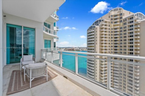 Condo in Miami, Florida, 3 bedrooms  № 1729961 - photo 26