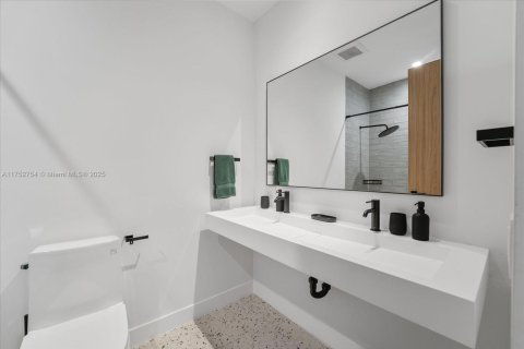 Condo in Miami, Florida, 3 bedrooms  № 1729961 - photo 30