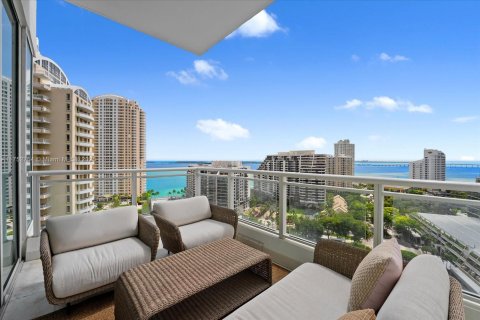 Condo in Miami, Florida, 3 bedrooms  № 1729961 - photo 2