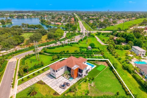 House in Davie, Florida 5 bedrooms № 2292971