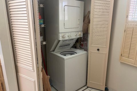 Condo in Margate, Florida, 2 bedrooms  № 2261651 - photo 1
