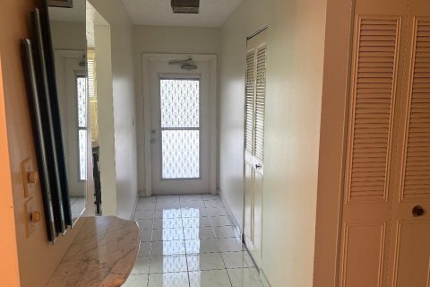 Condo in Margate, Florida, 2 bedrooms  № 2261651 - photo 3
