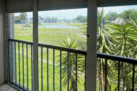 Condo in Margate, Florida, 2 bedrooms  № 2261651 - photo 19
