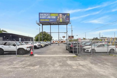 Propiedad comercial en venta en Orlando, Florida, 823.49 m2 № 2284937 - foto 25