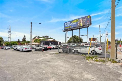 Propiedad comercial en venta en Orlando, Florida, 823.49 m2 № 2284937 - foto 26