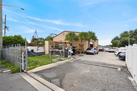Propiedad comercial en venta en Orlando, Florida, 823.49 m2 № 2284937 - foto 27