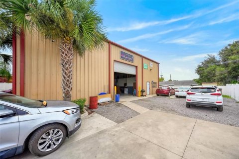 Propiedad comercial en venta en Orlando, Florida, 823.49 m2 № 2284937 - foto 28
