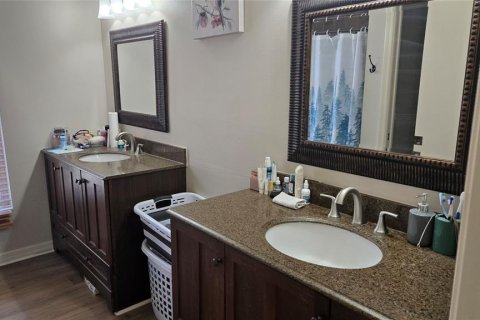 Casa en venta en Tampa, Florida, 3 dormitorios, 148.18 m2 № 2216098 - foto 5