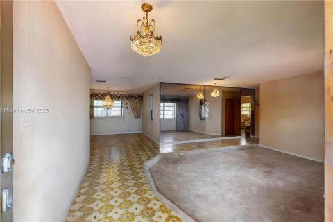 Casa en venta en Miami, Florida, 3 dormitorios, 176.24 m2 № 1844012 - foto 10