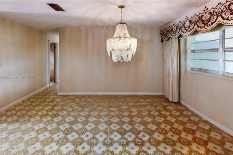Casa en venta en Miami, Florida, 3 dormitorios, 176.24 m2 № 1844012 - foto 16