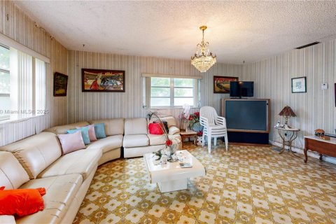 Casa en venta en Miami, Florida, 3 dormitorios, 176.24 m2 № 1844012 - foto 20
