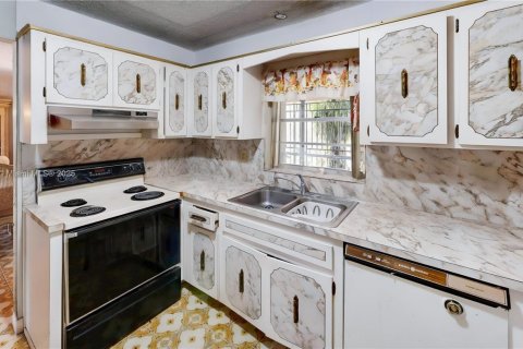 Casa en venta en Miami, Florida, 3 dormitorios, 176.24 m2 № 1844012 - foto 24