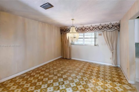 Casa en venta en Miami, Florida, 3 dormitorios, 176.24 m2 № 1844012 - foto 18