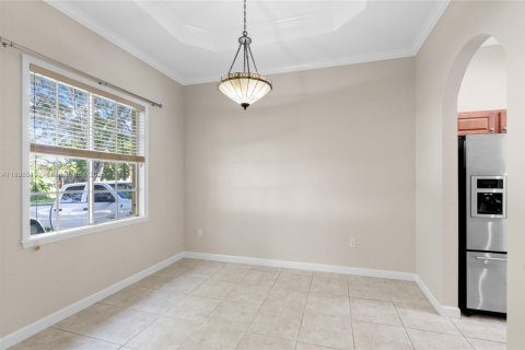 House in Cutler Bay, Florida 3 bedrooms, 191.56 sq.m. № 1950068 - photo 12