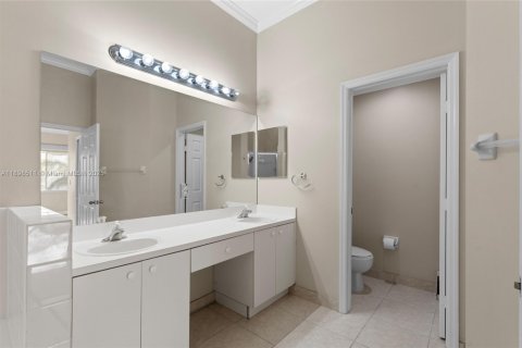 House in Cutler Bay, Florida 3 bedrooms, 191.56 sq.m. № 1950068 - photo 26